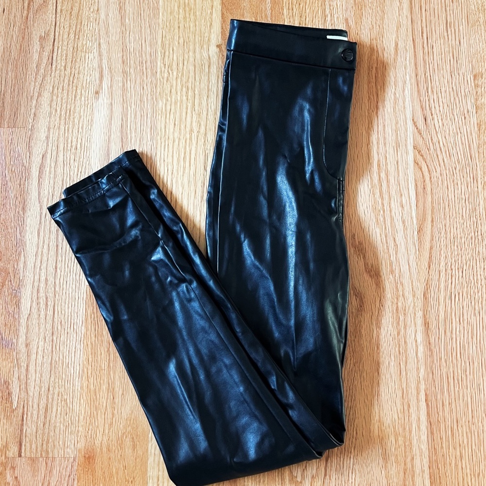 Wilfred Free Aritzia Vegan Leather Pant / Legging  - Black